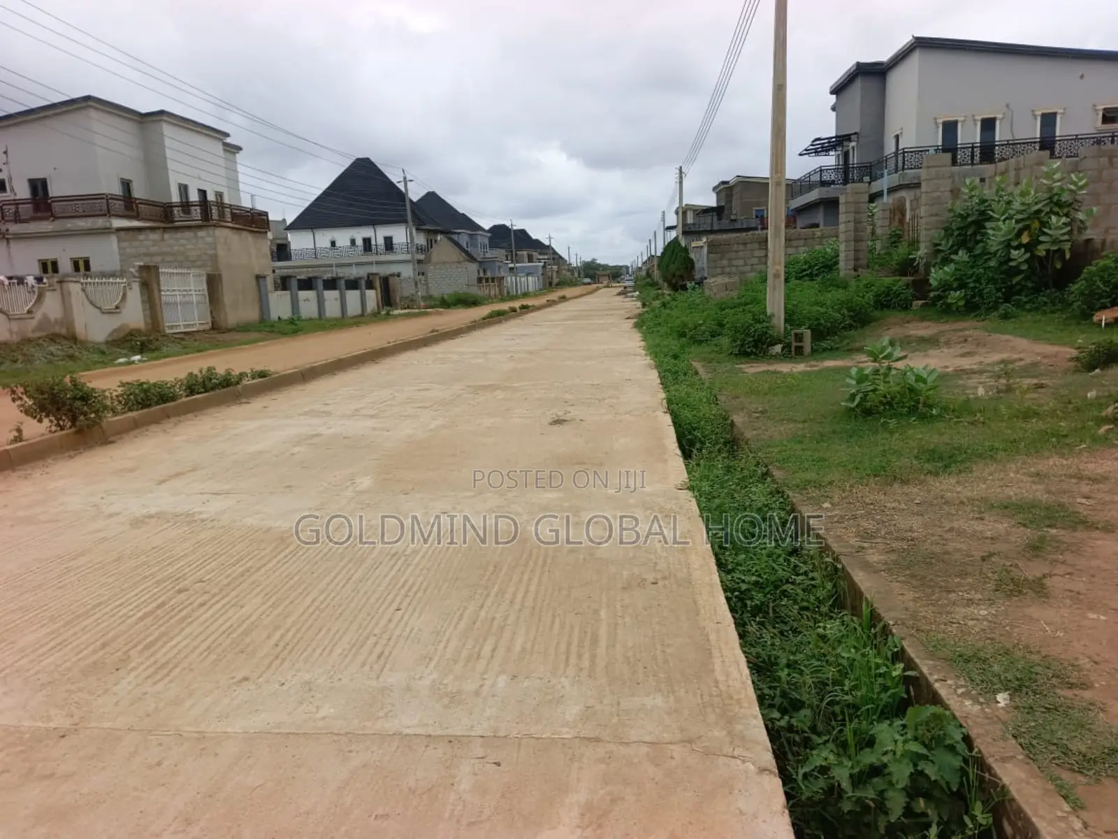 4bdrm Duplex in Lugbe District. for sale in Sabon Lugbe