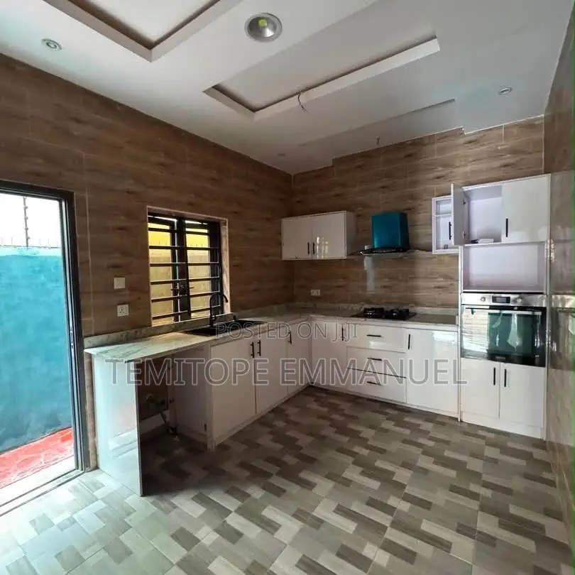 Furnished 4bdrm Duplex in Berger for sale in Berger