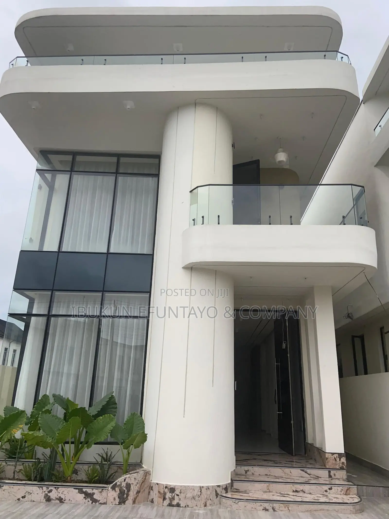 5bdrm Duplex in Royal Pine Garden, Chevron for sale in Chevron