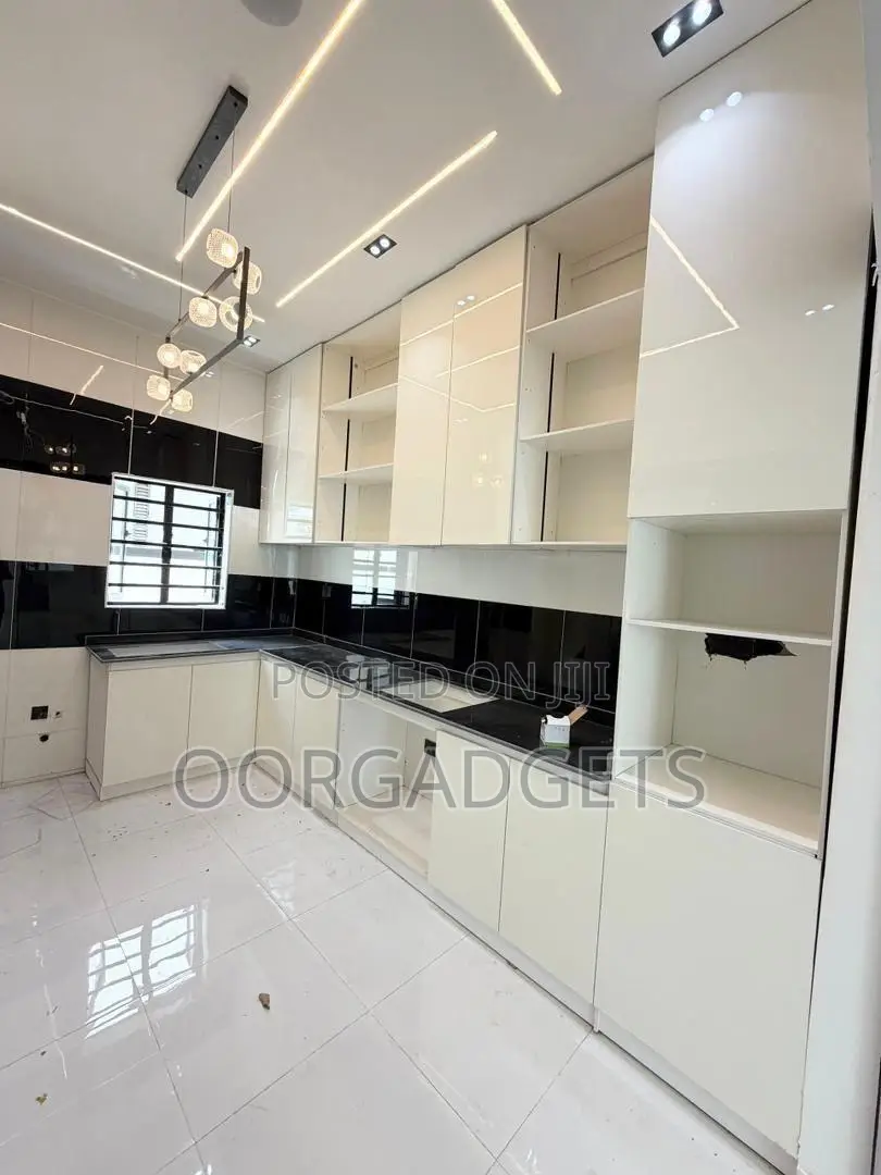 4bdrm Duplex in Abraham Adesanya Estate for sale in Abraham Adesanya Estate