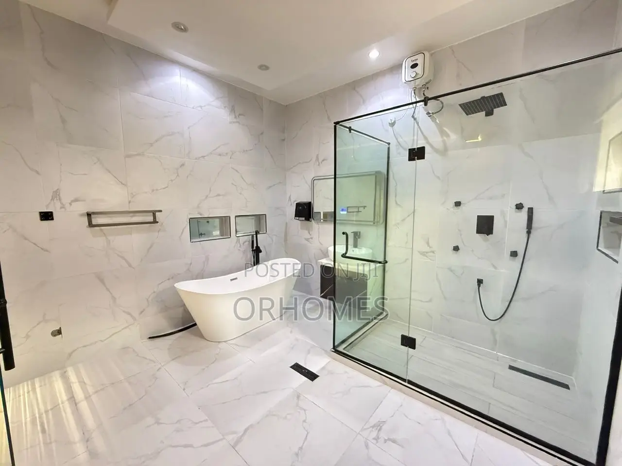 Furnished 4bdrm Duplex in Lekki Phase 2 for sale in Lekki Phase 2
