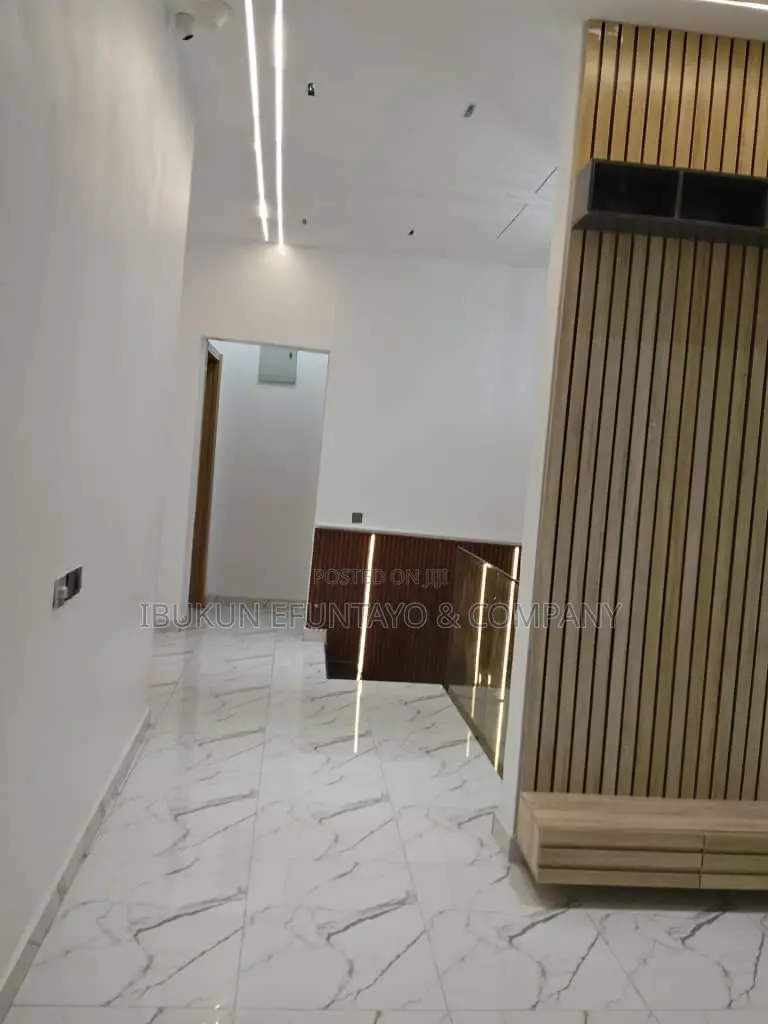 5bdrm House in Royal Pine Garden, Chevron for rent in Chevron