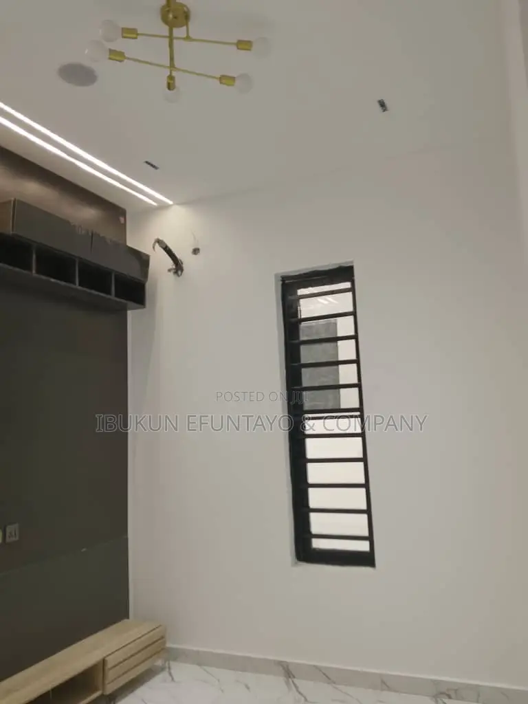 5bdrm House in Royal Pine Garden, Chevron for rent in Chevron