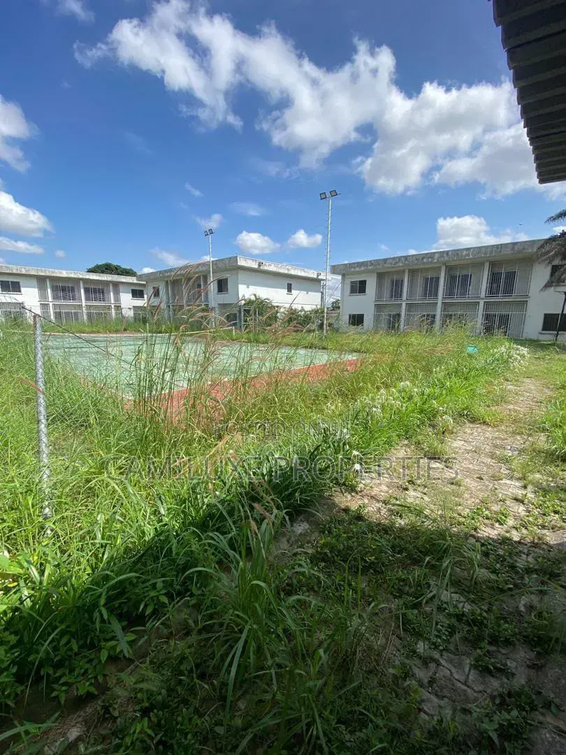 3bdrm Apartment in Eric Moore for sale in Eric Moore