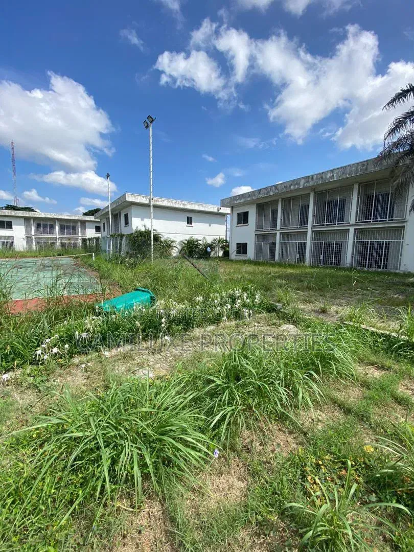 3bdrm Apartment in Eric Moore for sale in Eric Moore