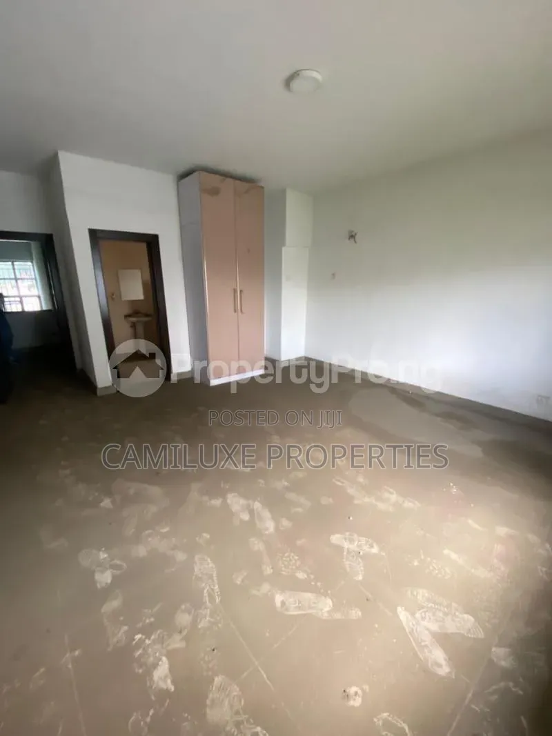 3bdrm Apartment in Eric Moore for sale in Eric Moore