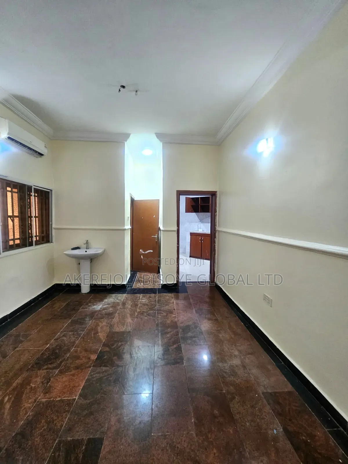 3bdrm Block of Flats in Utako Abuja for rent in Utako