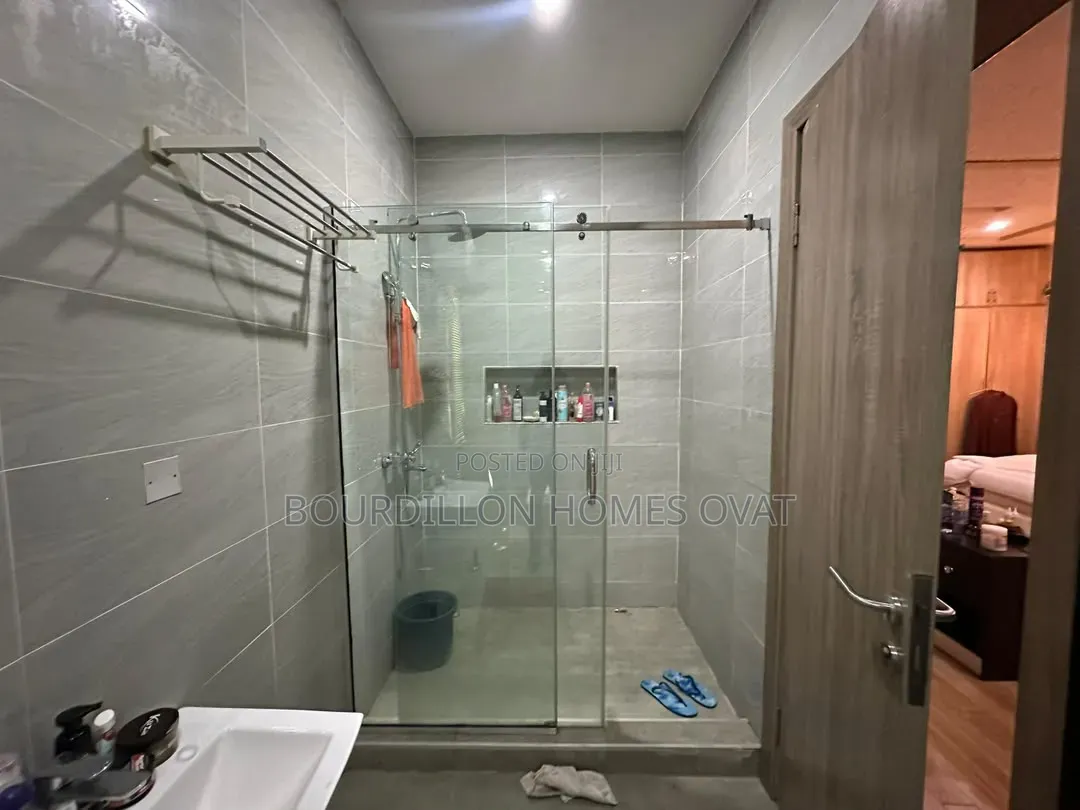 2bdrm Block of Flats in Lekki Phase 1 for rent in Lekki Phase 1