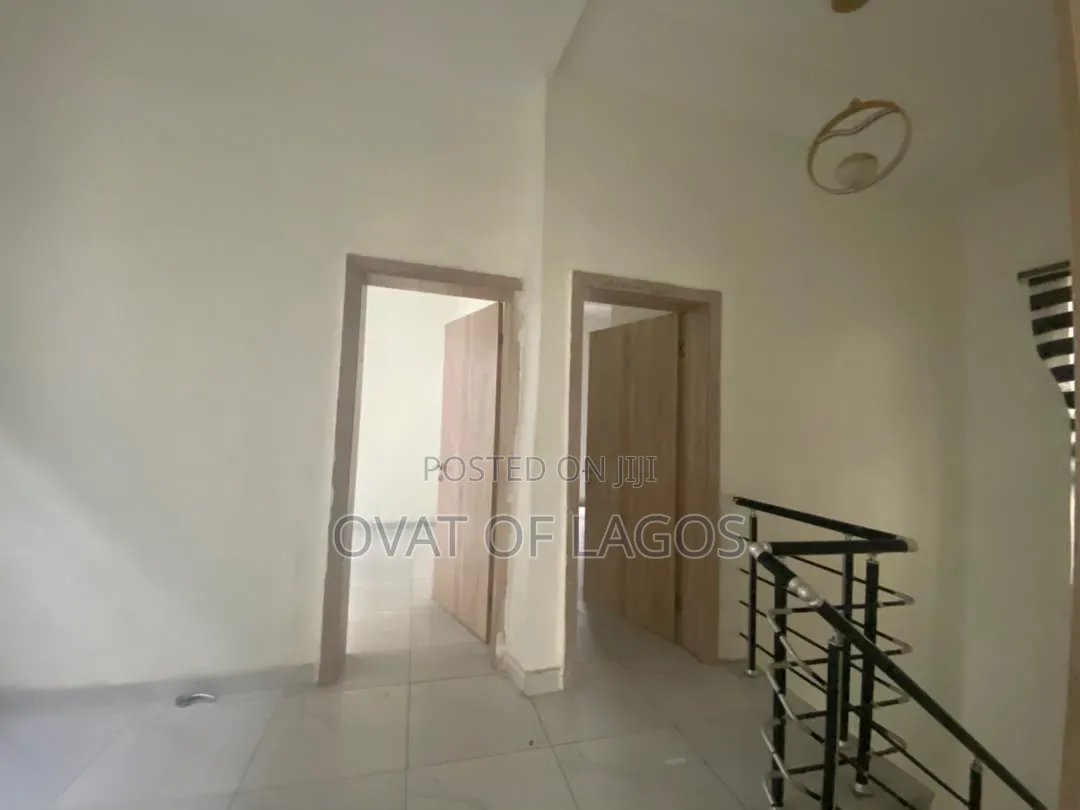 4bdrm Duplex in Ikota for rent in Ikota