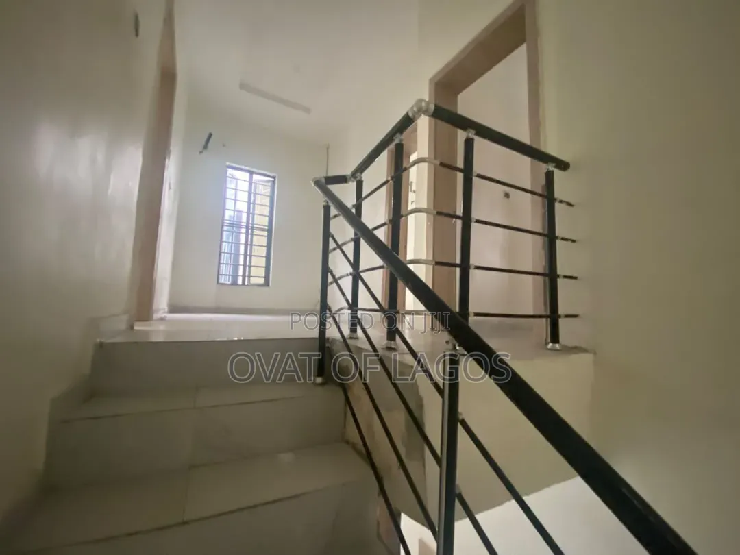 4bdrm Duplex in Ikota for rent in Ikota