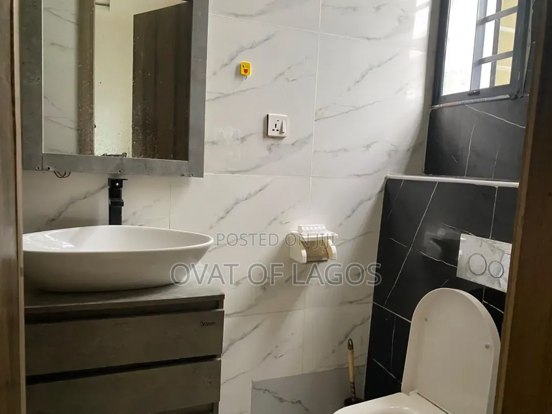 3bdrm Duplex in Ikota for rent in Ikota