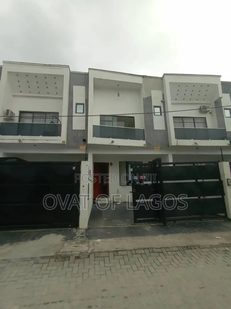 4bdrm Duplex in Ikota for rent in Ikota