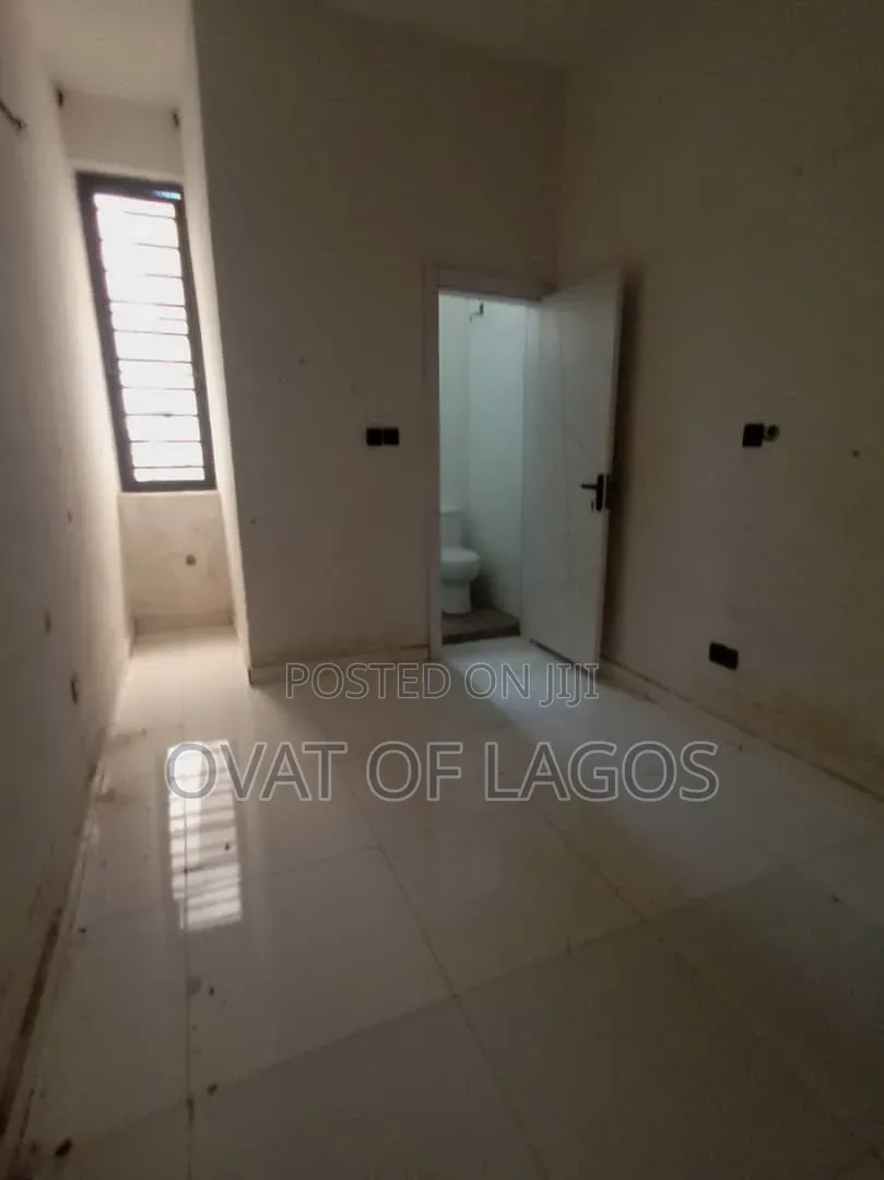 4bdrm Duplex in Ikota for rent in Ikota