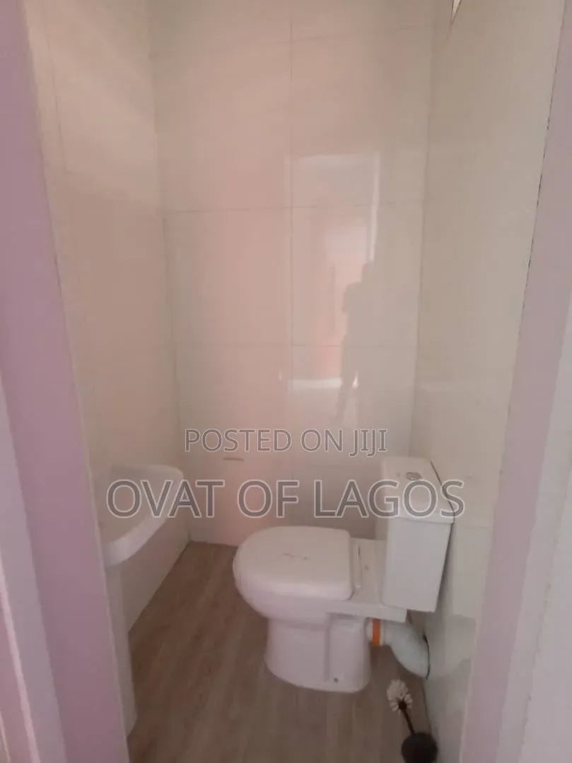 4bdrm Duplex in Ikota for rent in Ikota