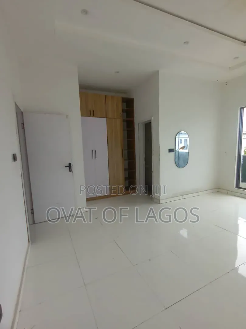 4bdrm Duplex in Ikota for rent in Ikota