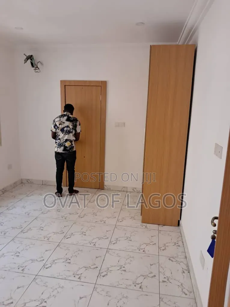 5bdrm Duplex in Idado for sale in Idado