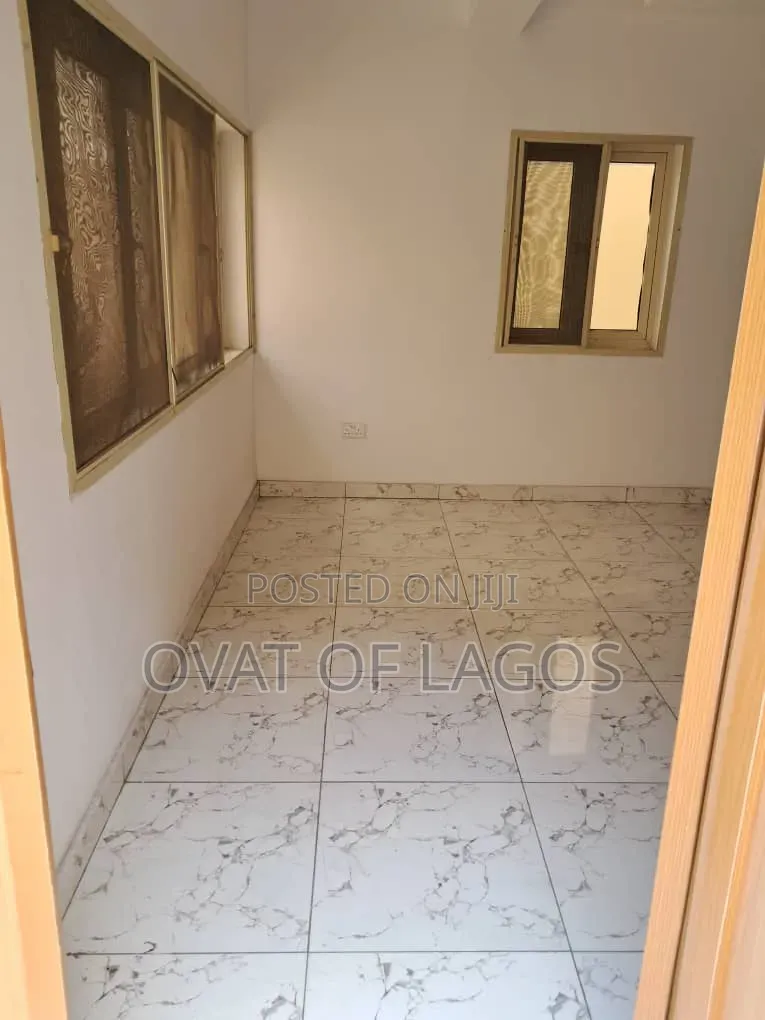 5bdrm Duplex in Idado for sale in Idado