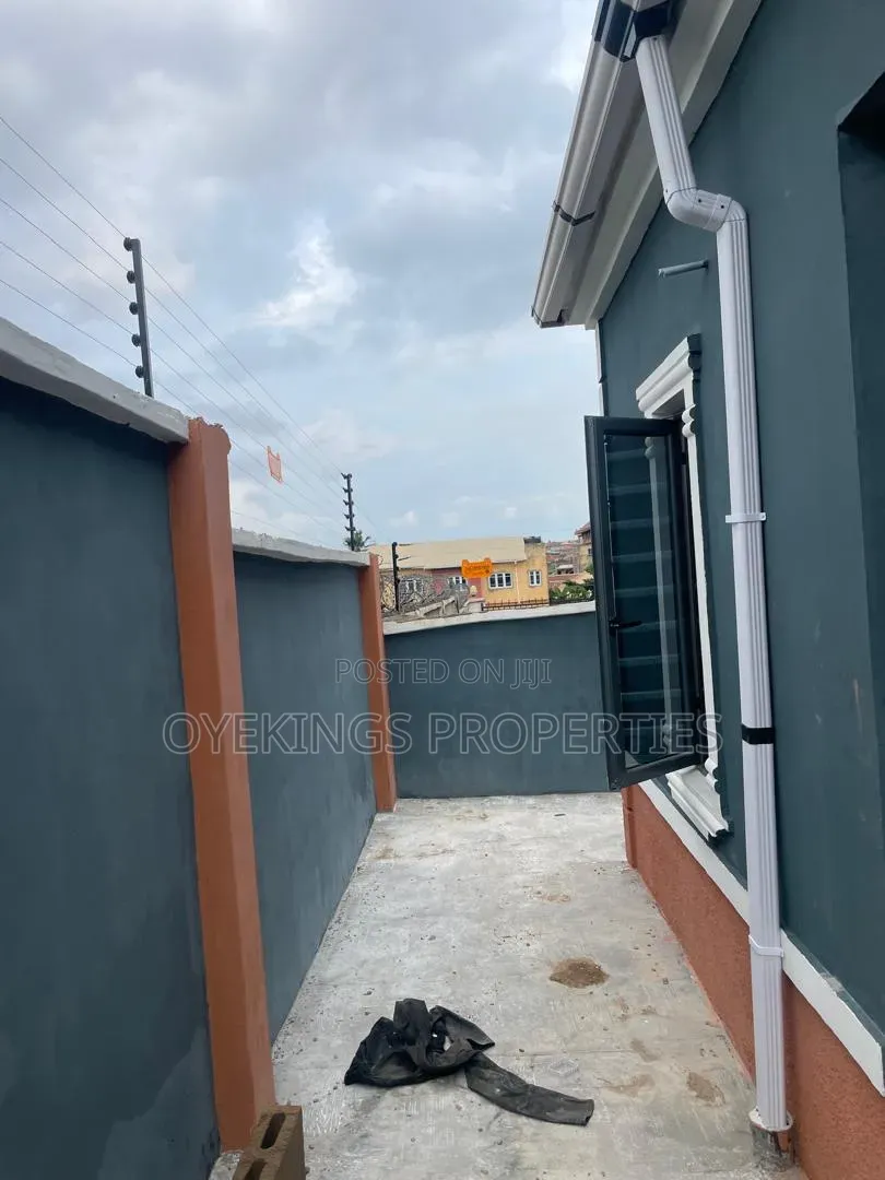 3bdrm Bungalow in Bravo, Oluyole for sale in Oluyole