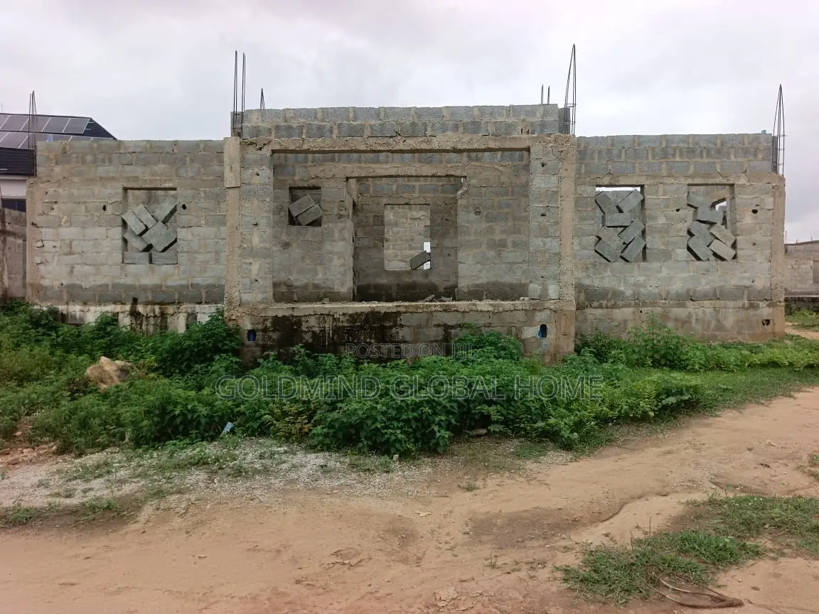 4bdrm Duplex in Lugbe District. for sale in Sabon Lugbe