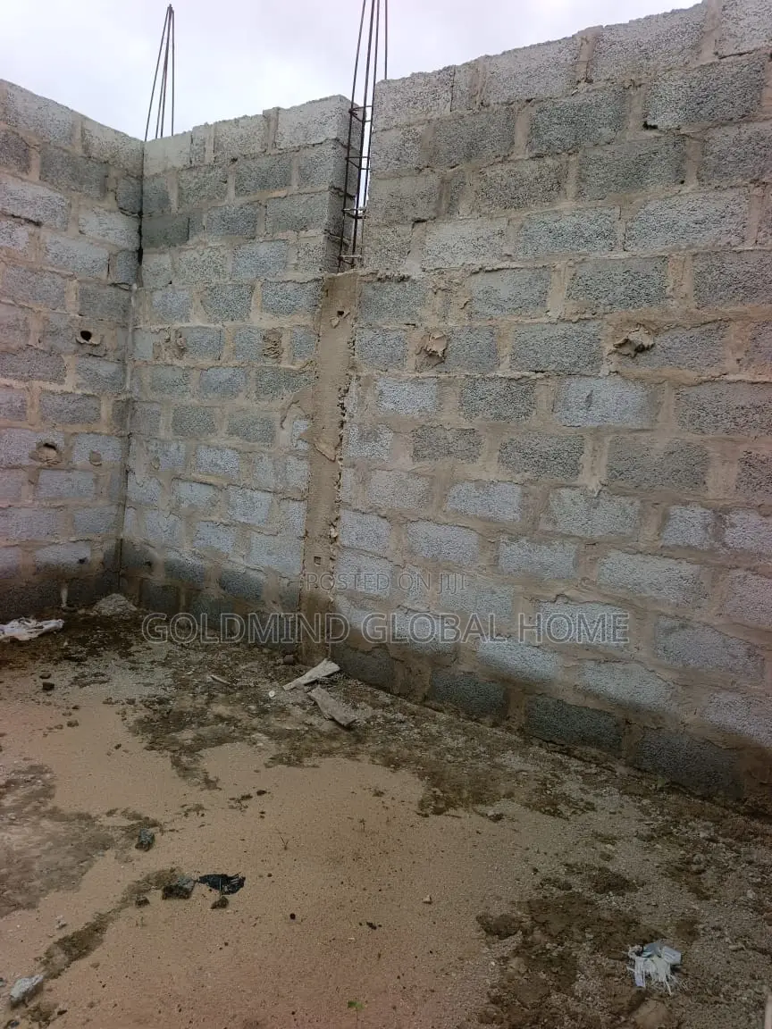 4bdrm Duplex in Lugbe District. for sale in Sabon Lugbe