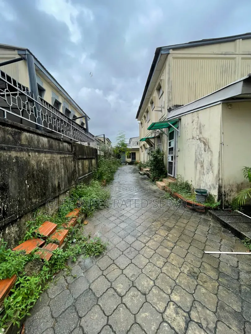 4bdrm Duplex in Dolphin Estate for rent in Dolphin Estate