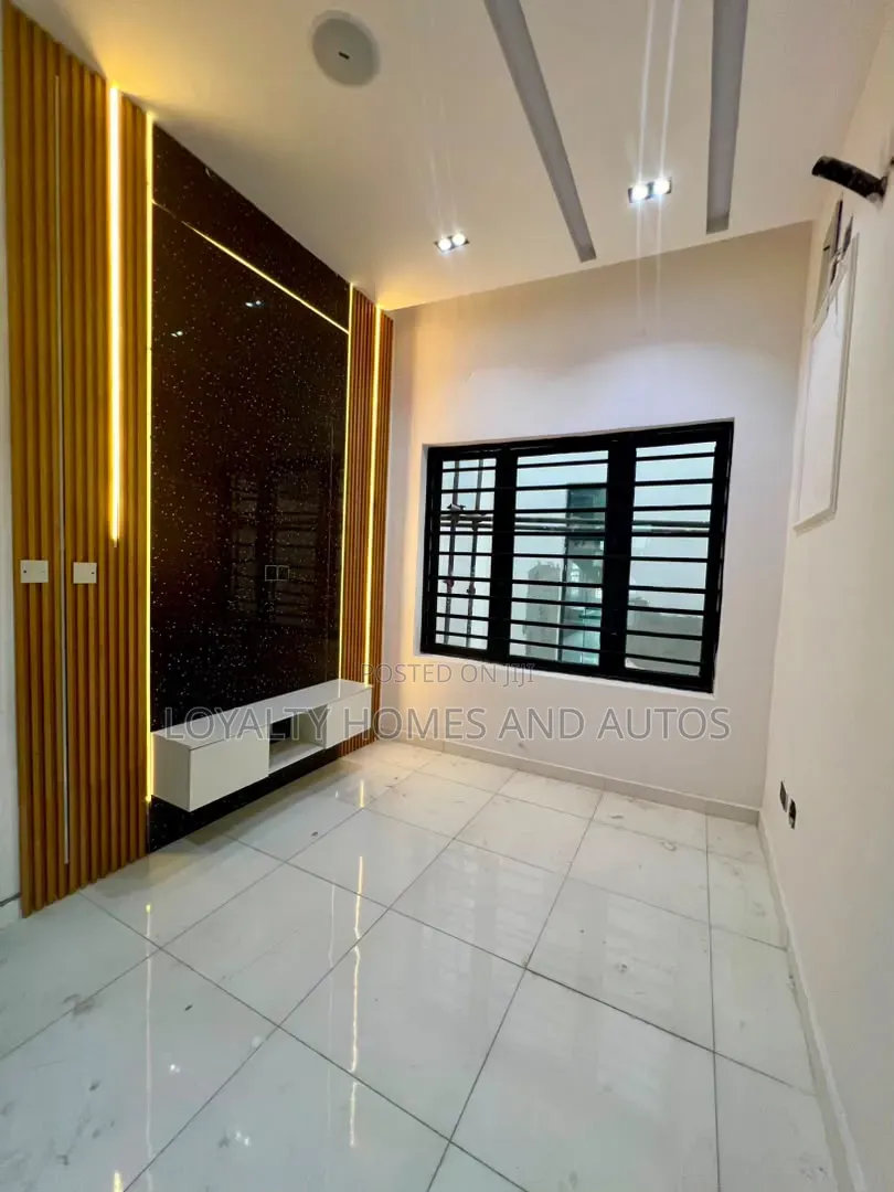 6bdrm House in Banana Island for sale in Banana Island
