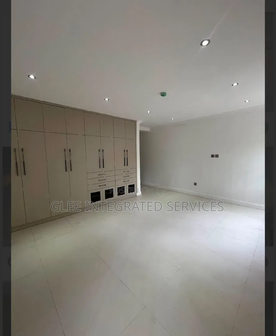 3bdrm Block of Flats in Ikoyi for rent in Ikoyi S.W