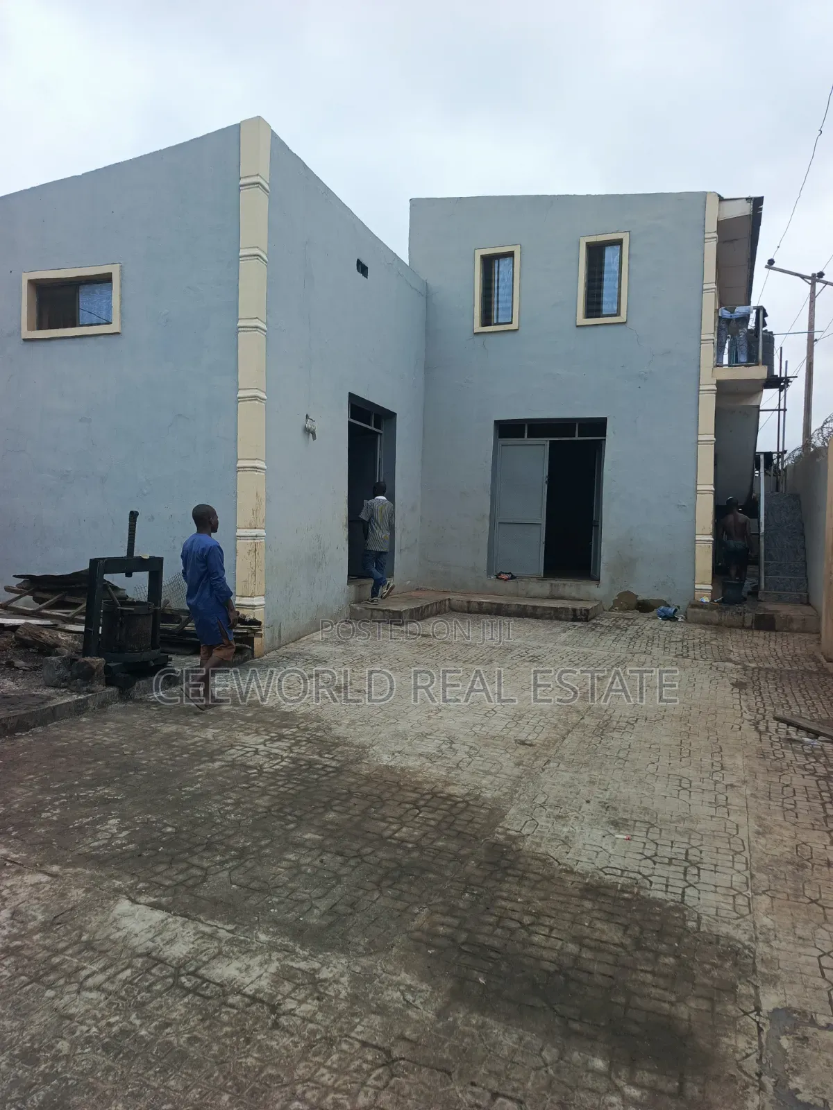 Mini Warehouse Self Compound at Toll Gate Ibadan in CHallenge / Ibadan