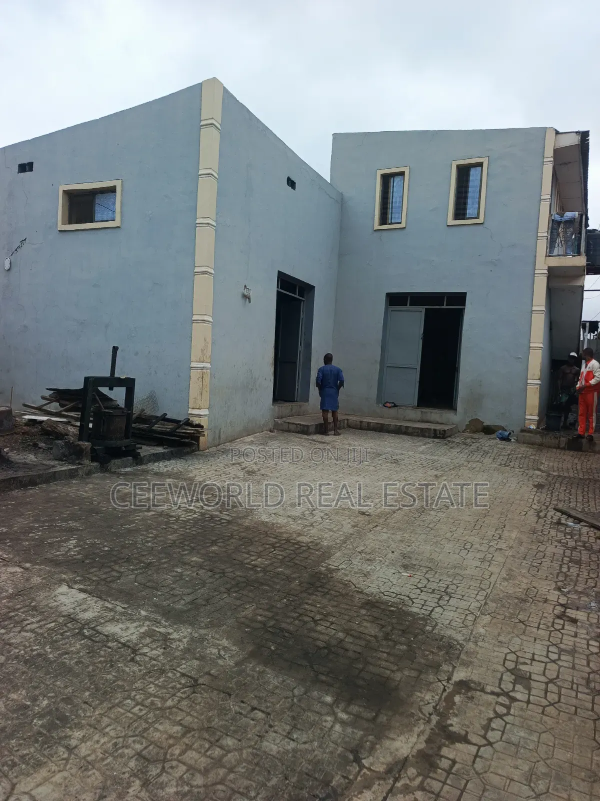 Mini Warehouse Self Compound at Toll Gate Ibadan in CHallenge / Ibadan