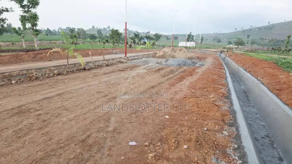 750sqm Land for 6 Units of 2-Bedrooms Flats KUJE Abuja in Kuje