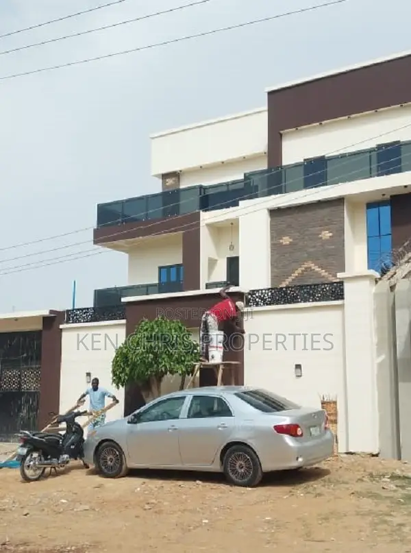 6bdrm House in Gwarzo for sale in Gwarzo
