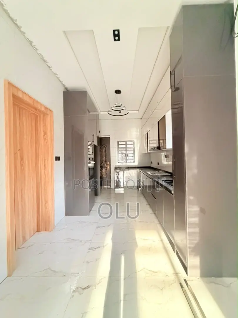 Furnished 4bdrm Duplex in Ikeja Gra for sale in Ikeja GRA