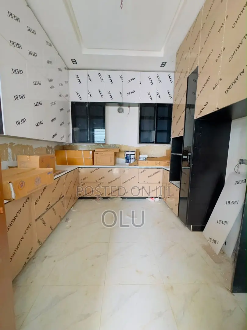 Furnished 4bdrm Duplex in Opebi Ikeja for sale in Opebi