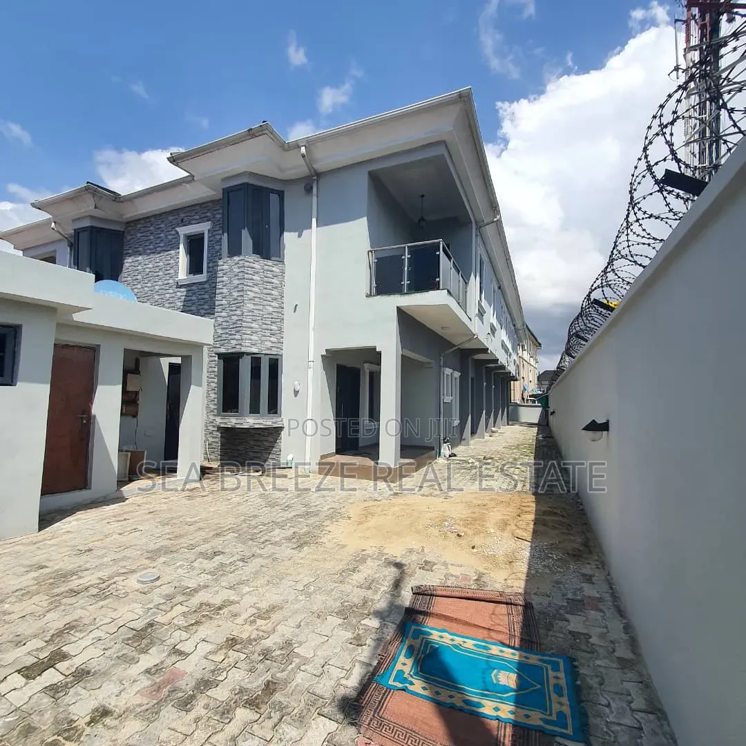 3bdrm Duplex in Lekki Agungi for sale in Agungi