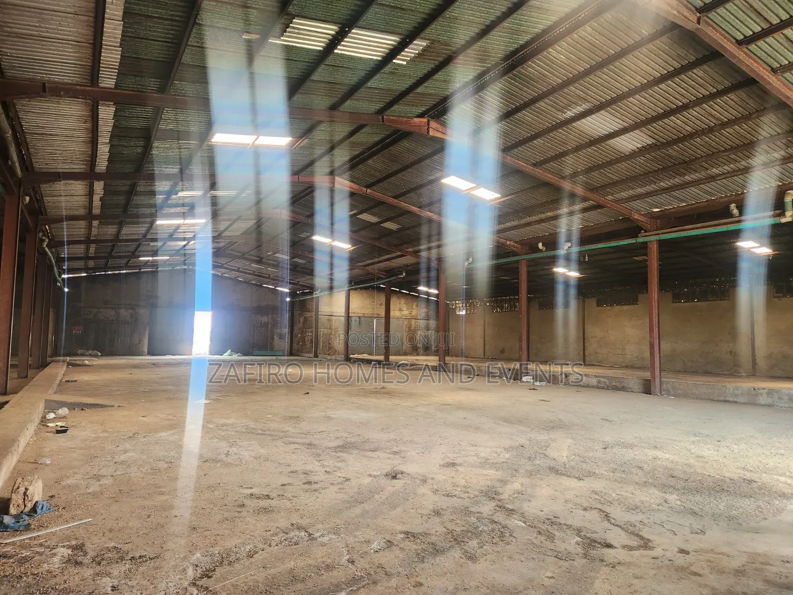 2000m2 Warehouse on New Garage-Toll Gate Rd Off Lagos IbExp for Lease in Odo Ona