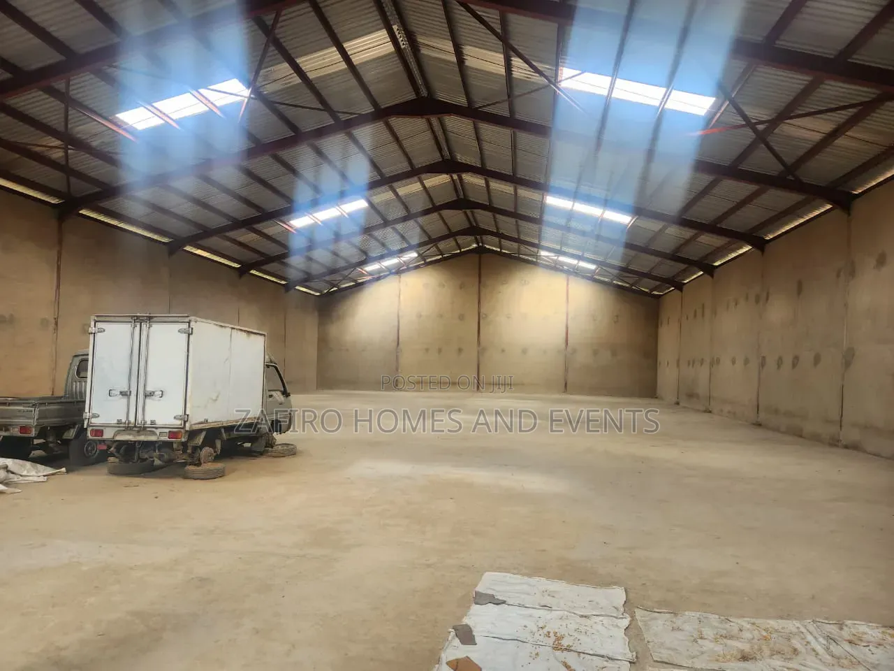 1000m2 Warehouse on Lagos Ibadan Expressway Near Toll Gate for Lease in Odo Ona