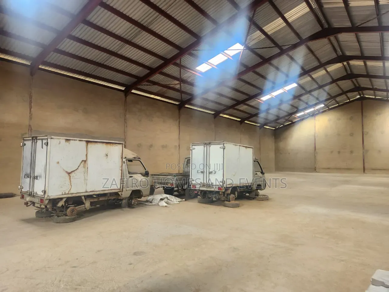 1000m2 Warehouse on Lagos Ibadan Expressway Near Toll Gate for Lease in Odo Ona