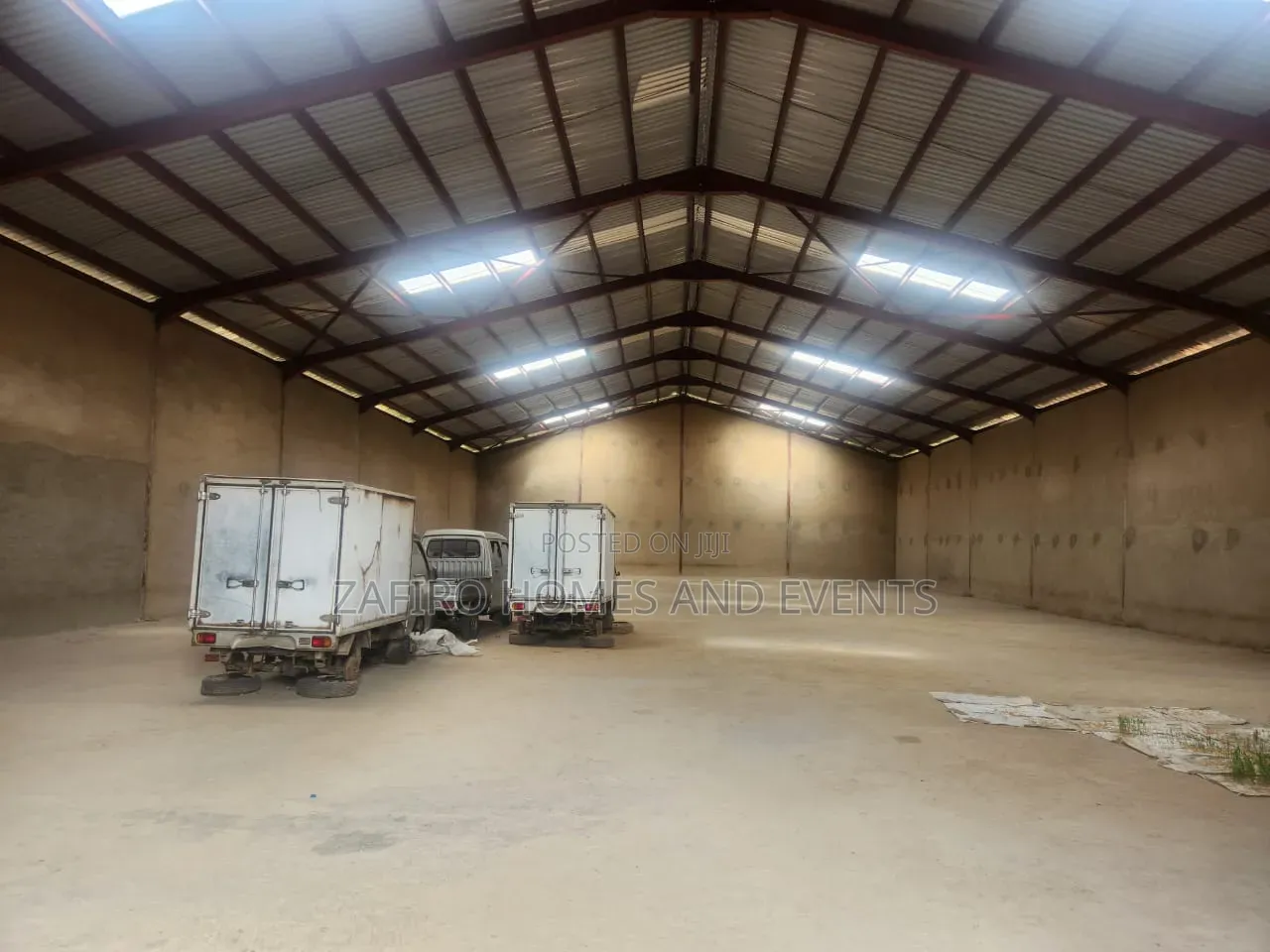 1000m2 Warehouse on Lagos Ibadan Expressway Near Toll Gate for Lease in Odo Ona
