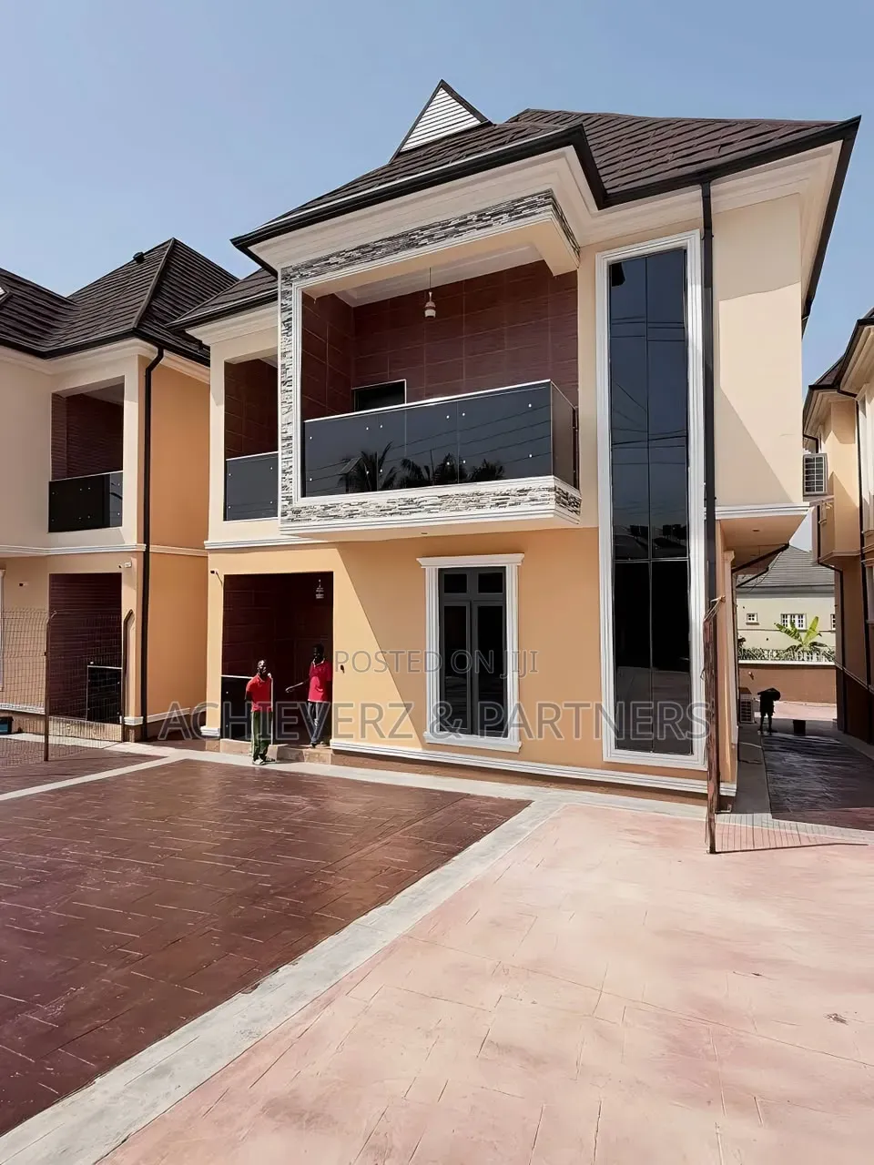 3bdrm Duplex in Apo Resettlement for sale in Apo Resettlement