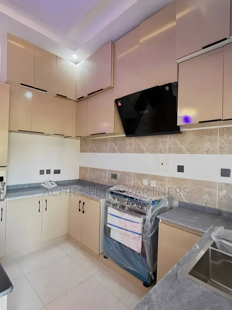 3bdrm Duplex in Apo Resettlement for sale in Apo Resettlement