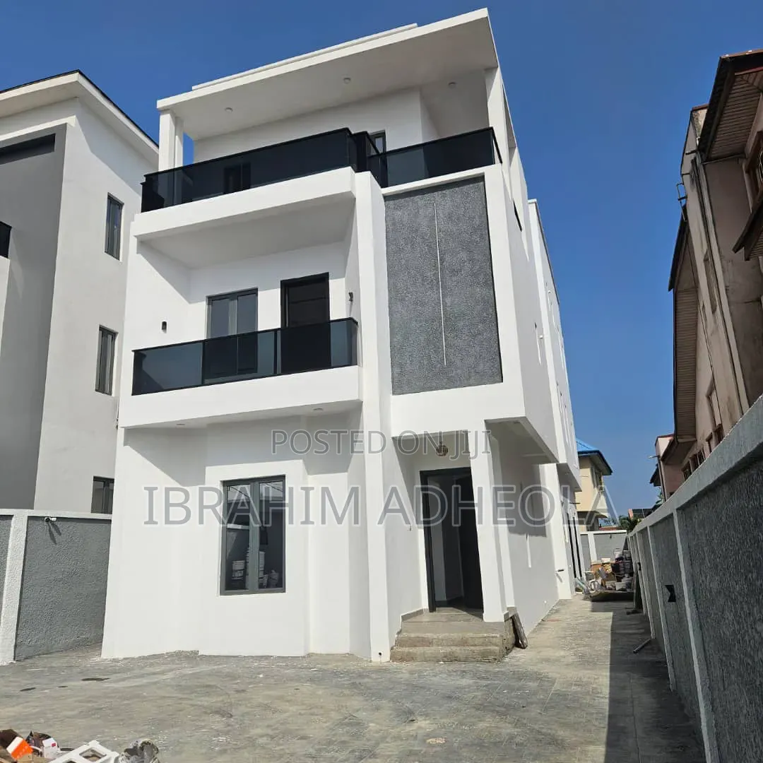 7bdrm Duplex in Magodo Phase2 for sale in GRA Phase 2 Shangisha