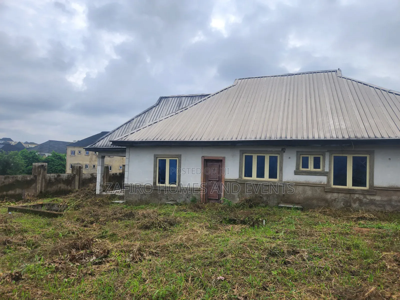3bdrm Bungalow in Alaaka, Elebu Off for sale in Akala Express