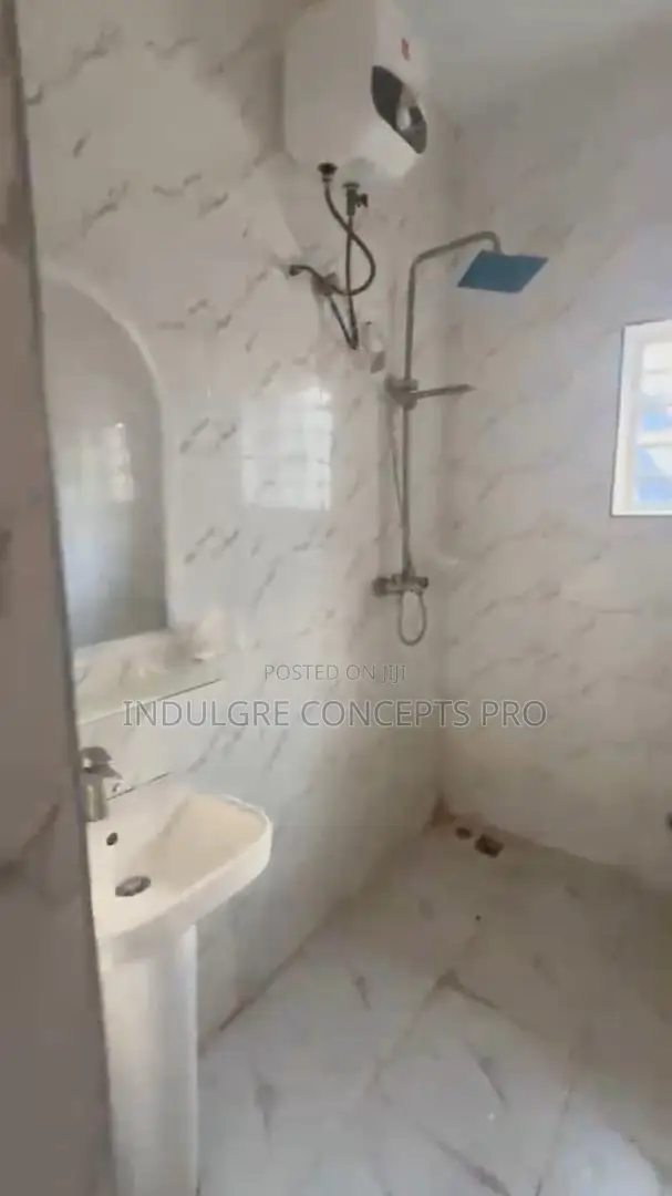 4bdrm Duplex in Pheight, Lugbe District for rent in Lugbe District