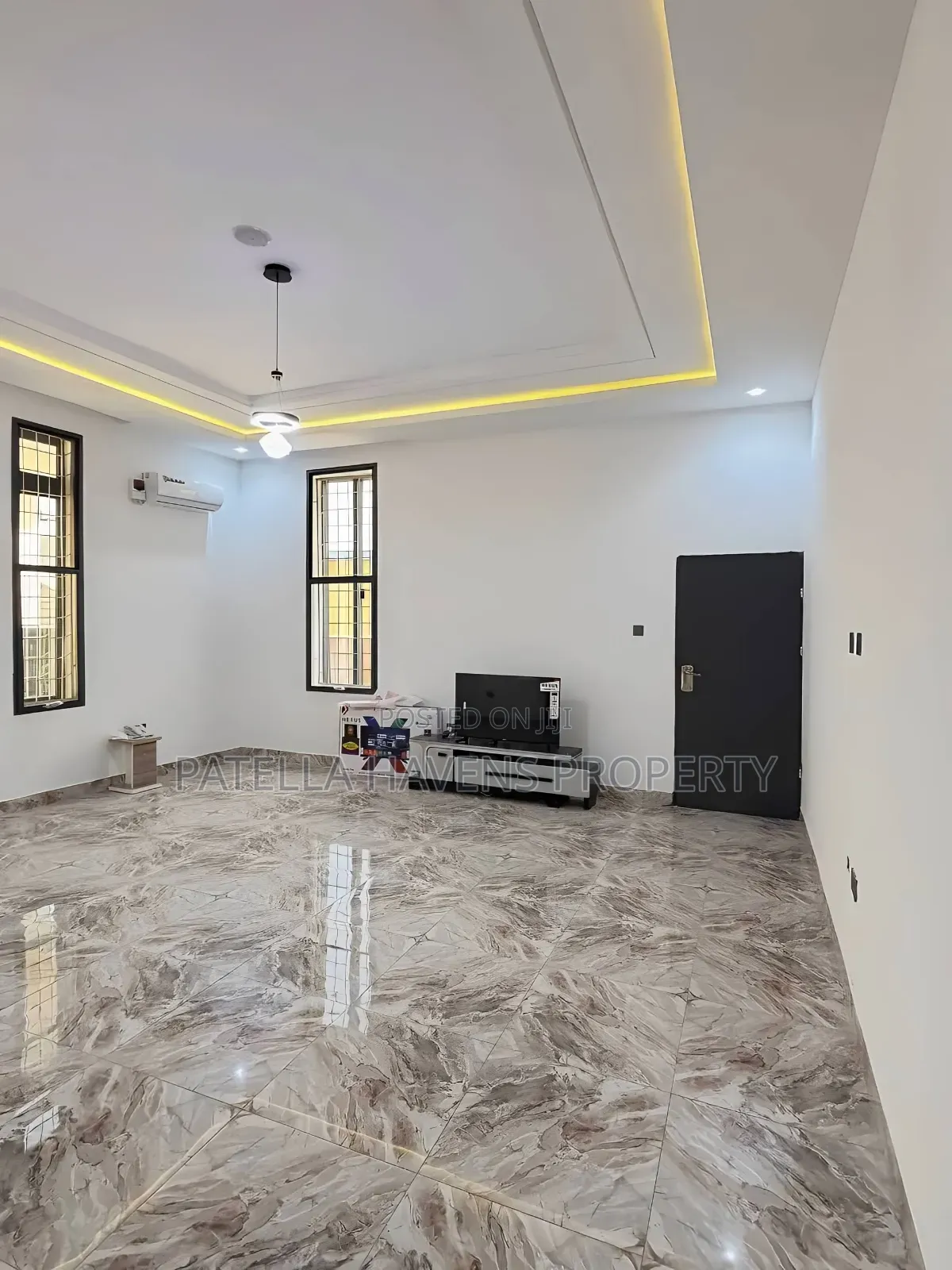 4bdrm Duplex in Apo Resettlement for sale in Apo Resettlement