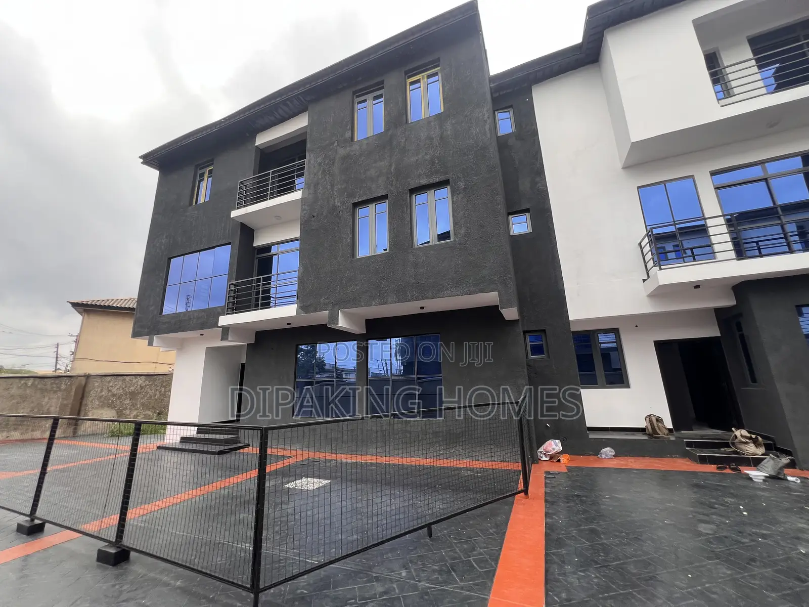 4bdrm Duplex in Ogba GRA for sale in Ogba GRA