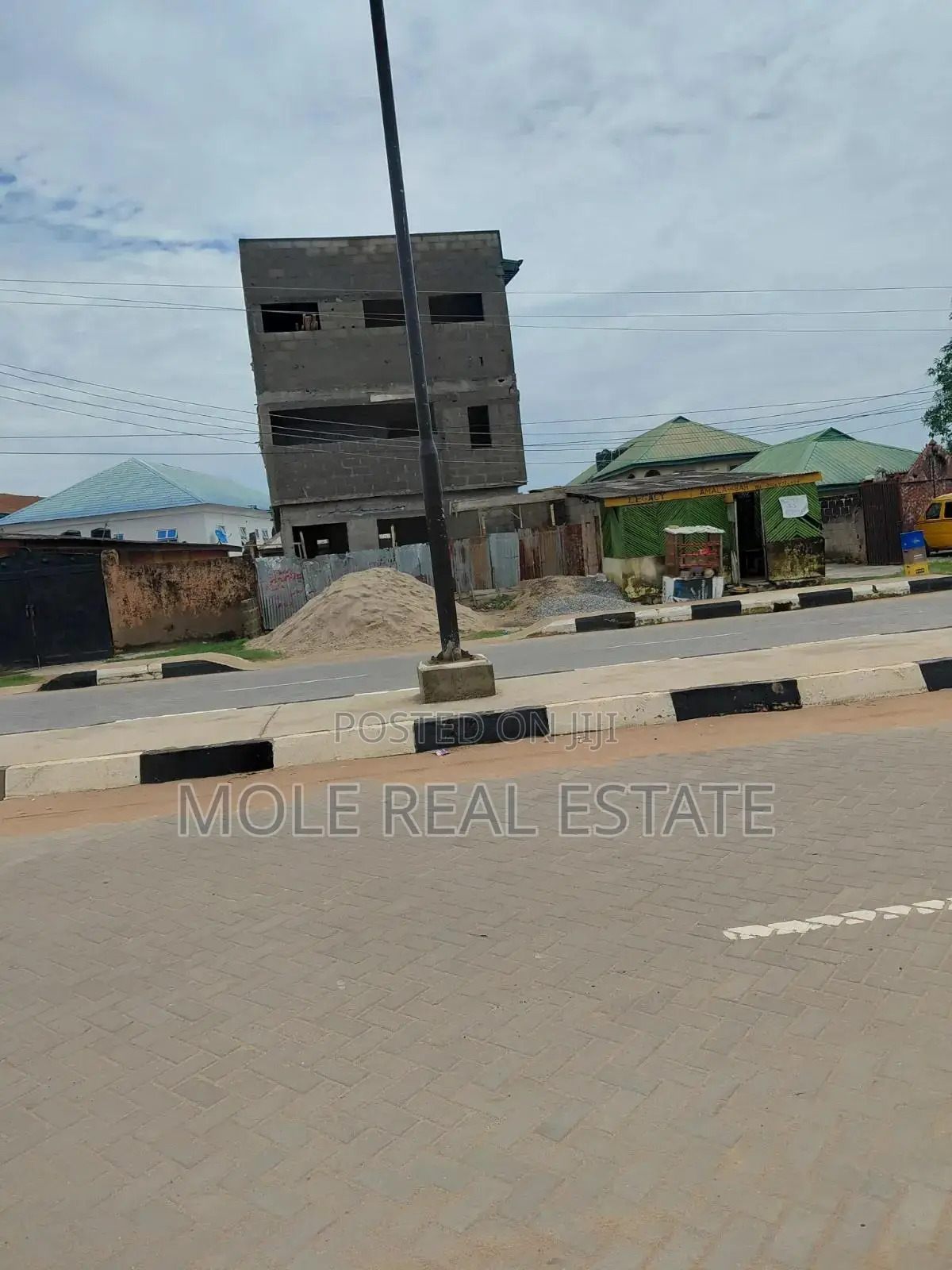 290sqm Half Plot 4 Sale Aro Ologbo Rd Leki Lagos in Ologolo