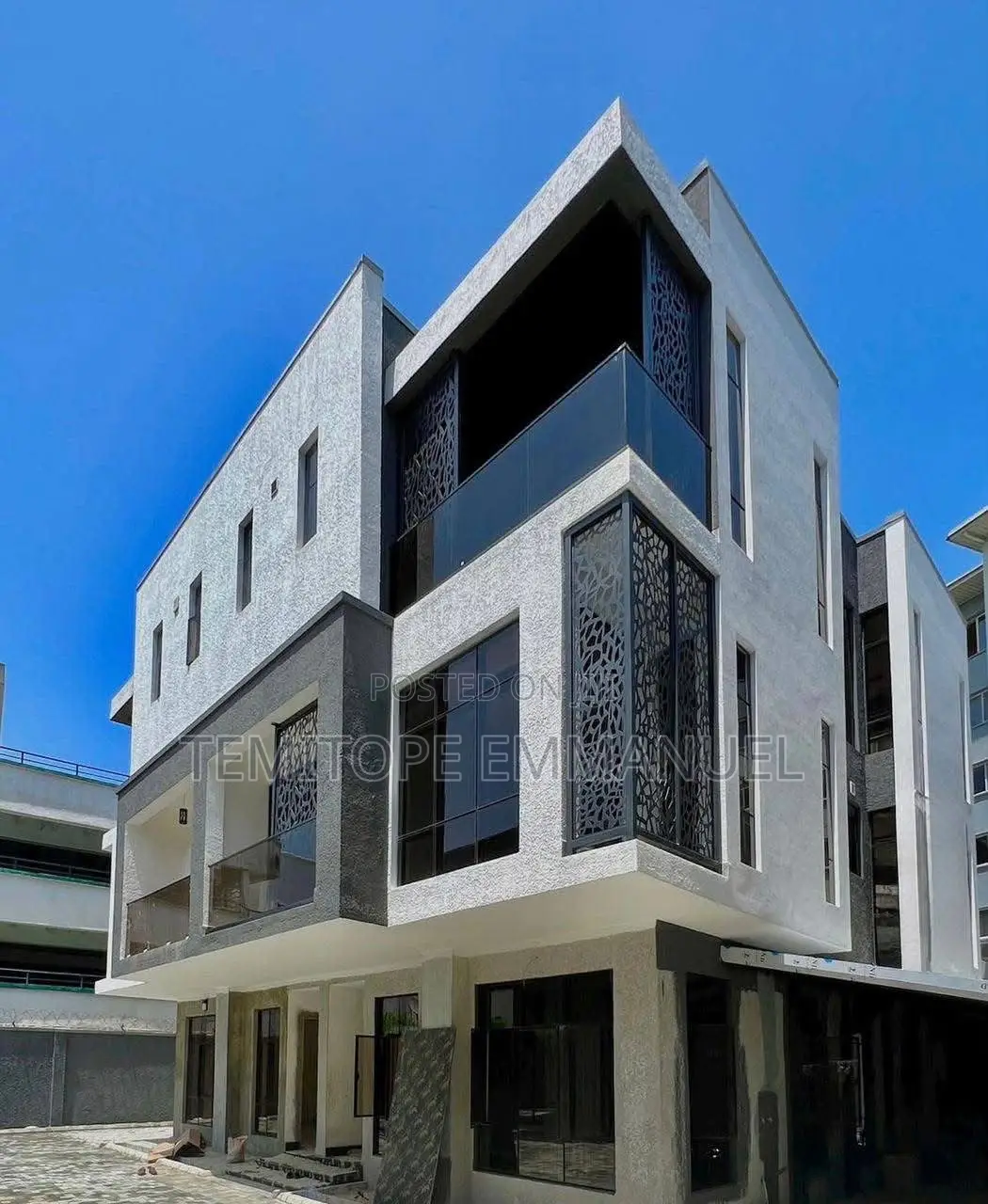 Furnished 4bdrm Duplex in Victoria Island for sale in Victoria Island