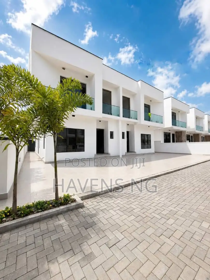 4bdrm Duplex in Lekki Phase 2 for sale in Lekki Phase 2