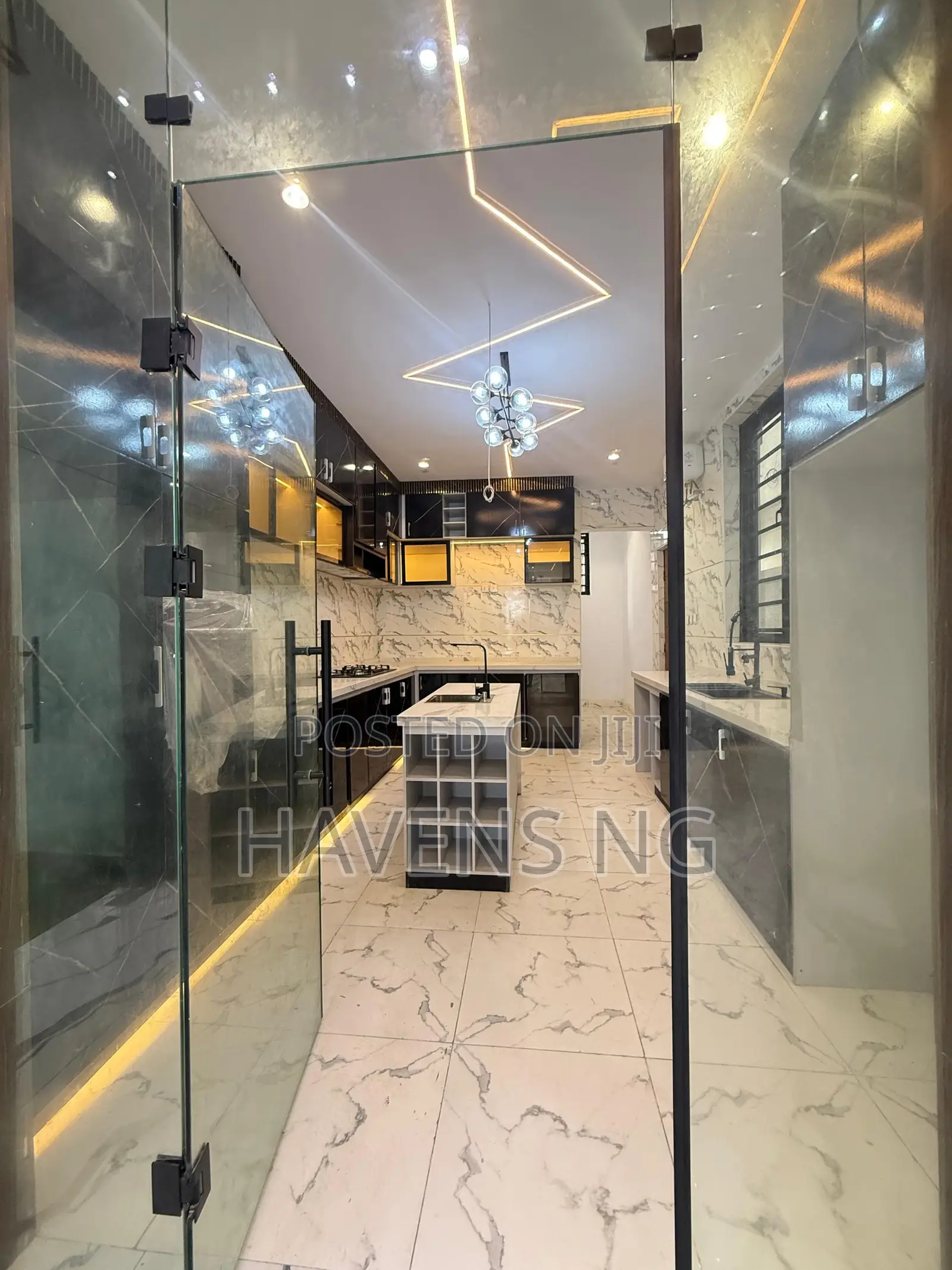 4bdrm Duplex in Ikota for sale in Ikota