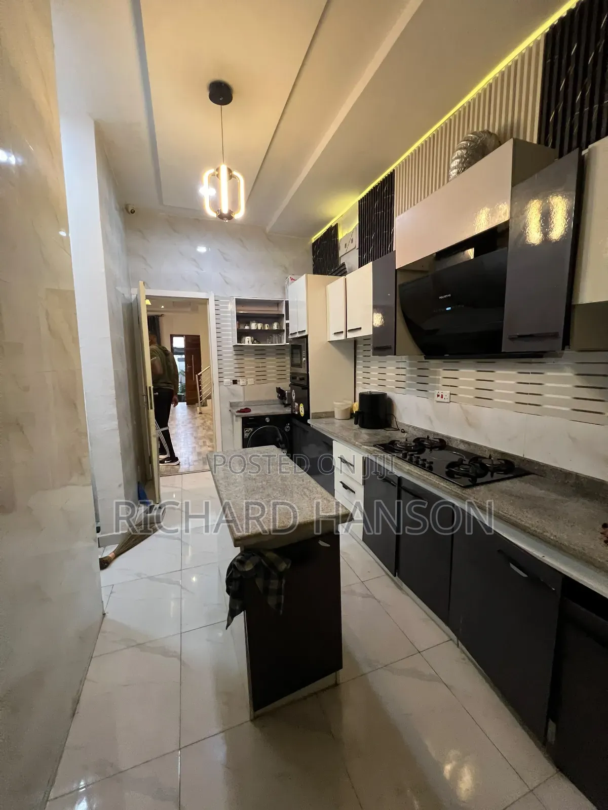 Furnished Mini Flat in In Orchid, Chevron for rent in Chevron